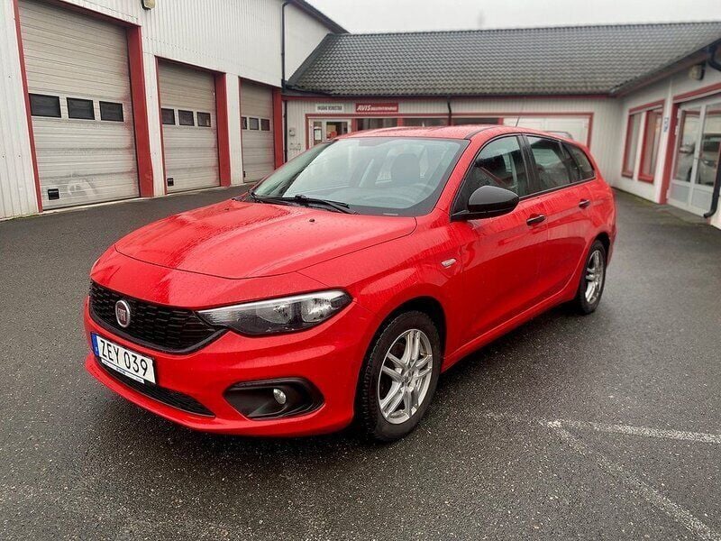 Begagnad Fiat Tipo 96 HK (70 kW) 2018 Röd Kombi
