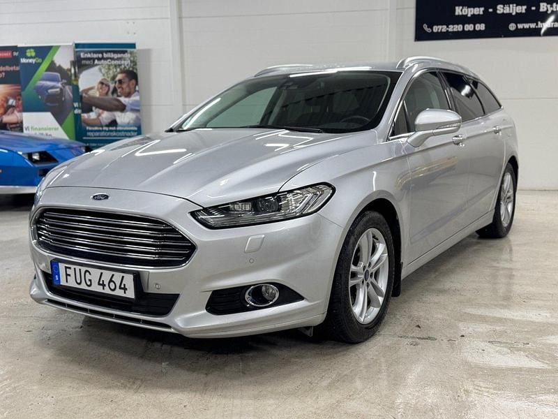 Grå Begagnad 2016 Ford Mondeo Titanium Kombi | 130 000 kr (Marknadspris) - Bild 1/4