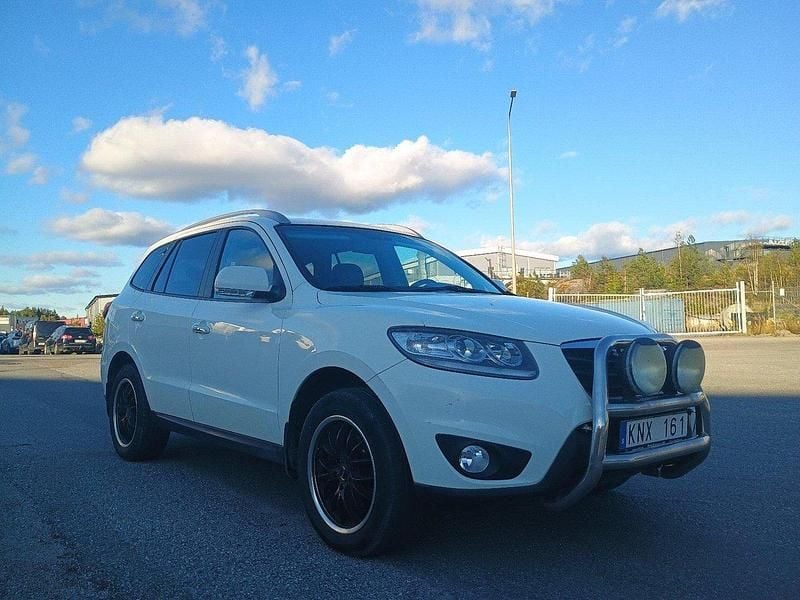 Vit Begagnad 2010 Hyundai Santa Fe SUV | 49 900 kr (Bra pris) - Bild 1/4