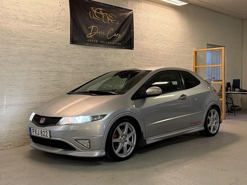Silver Begagnad 2007 Honda Civic Type R Halvkombi | 79 900 kr (Marknadspris) - Bild 1/4