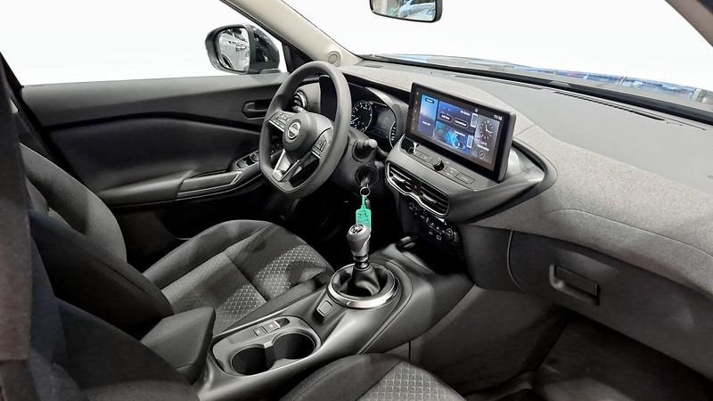 Begagnad Nissan Juke Acenta 143 HK (105 kW) 2024 Svart SUV