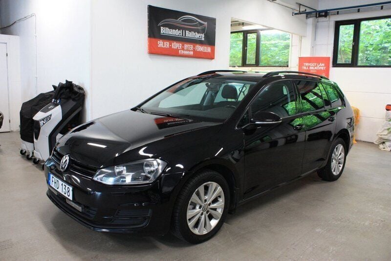 Svart Begagnad 2014 VW Golf VII Kombi | 69 900 kr (Marknadspris) - Bild 1/4