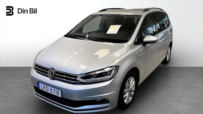 Silver Begagnad 2017 VW Touran Minibuss | 179 000 kr (Bra pris) - Bild 1/4