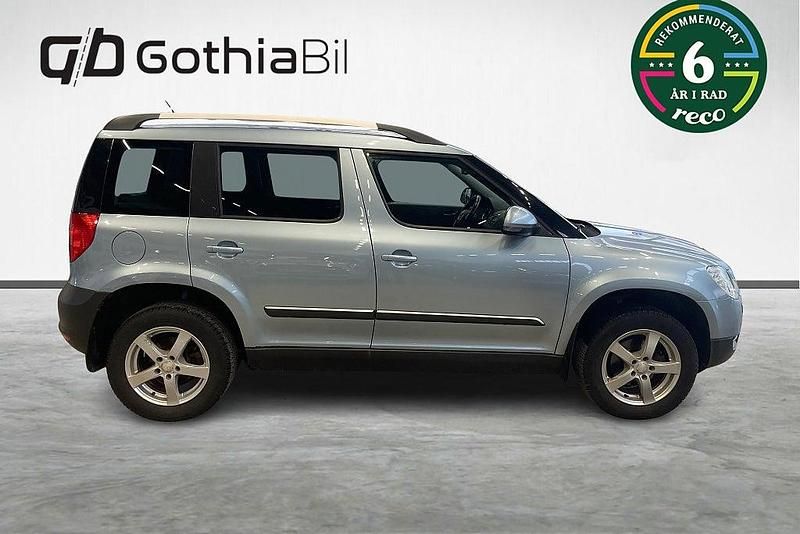 Begagnad Skoda Yeti Business Line 122 HK (89 kW) 2013 Blå SUV