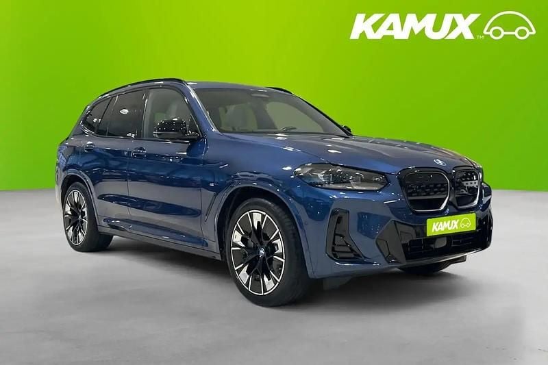 Blå Begagnad 2023 BMW iX3 M Sport SUV | 484 900 kr (Marknadspris) - Bild 1/4