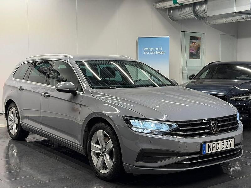 Begagnad VW Passat Business 150 HK (110 kW) 2022 Grå Kombi
