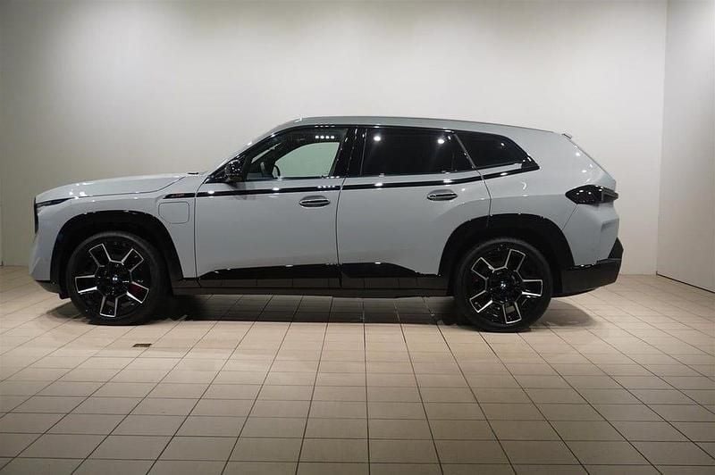 Begagnad BMW XM Comfort Edition 585 HK (430 kW) 2024 Grå/silver SUV
