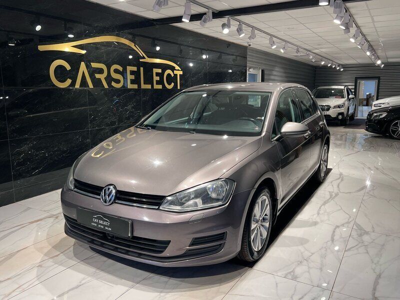 Grå Begagnad 2013 VW Golf VII Halvkombi | 79 900 kr (Dyr) - Bild 1/4