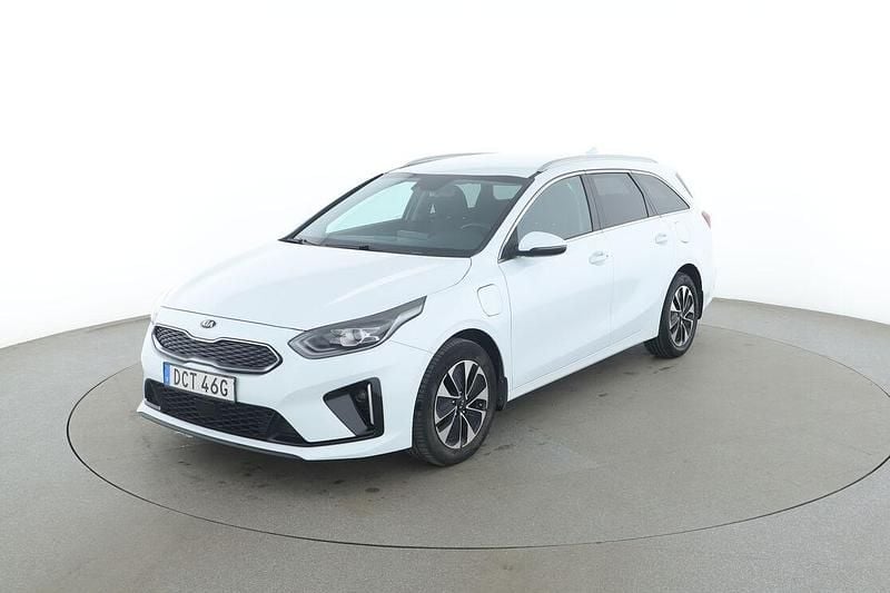 Vit Begagnad 2021 Kia Ceed Advance Kombi | 214 000 kr (Marknadspris) - Bild 1/3
