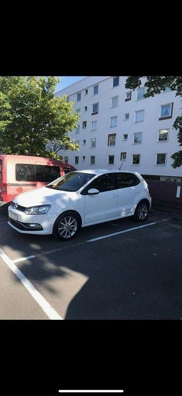 Vit Begagnad 2015 VW Polo Halvkombi | 80 000 kr (Bra pris) - Bild 1/4