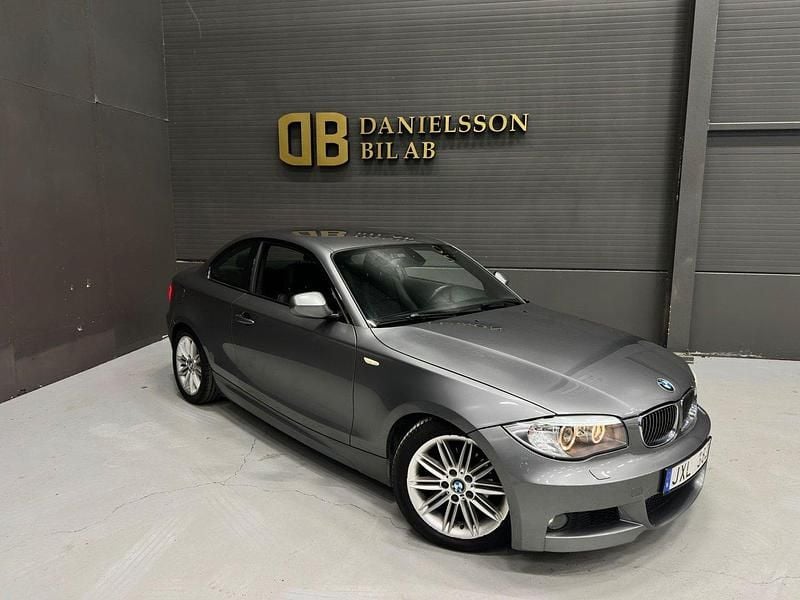 Grå Begagnad 2011 BMW 118 Coupé Advantage Sportkupé | 89 800 kr - Bild 1/4