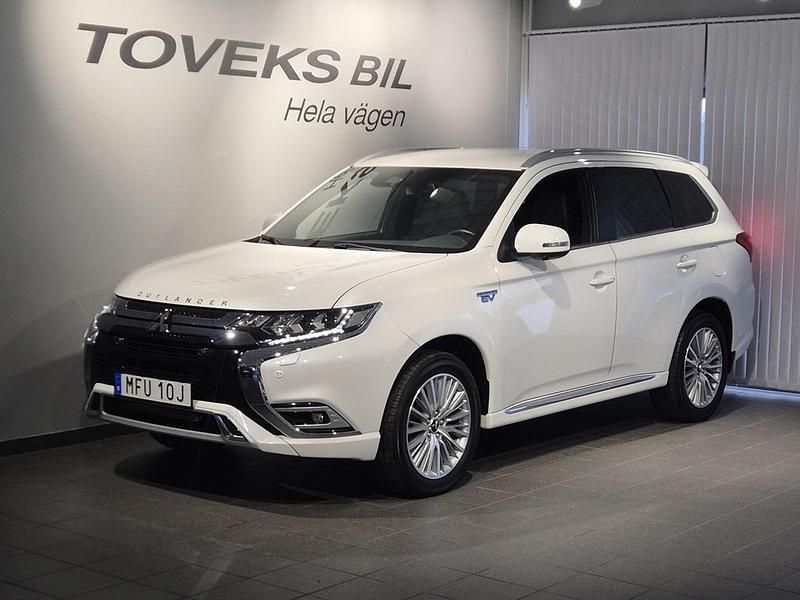 Vit Begagnad 2020 Mitsubishi Outlander P-HEV | 269 000 kr (Dyr) - Bild 1/4