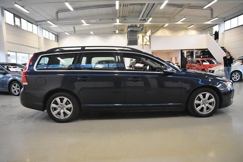Begagnad Volvo V70 Momentum 116 HK (85 kW) 2014 Blå Kombi