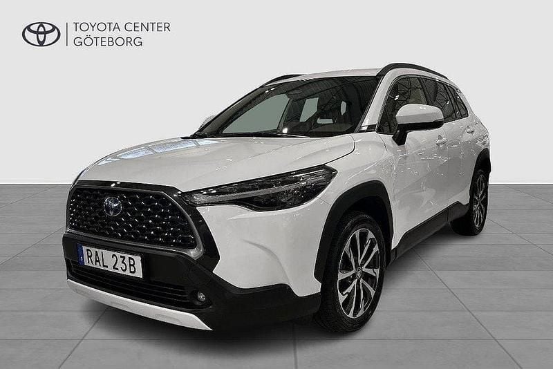 Vit Begagnad 2022 Toyota Corolla Cross Style SUV | 369 900 kr (Marknadspris) - Bild 1/2