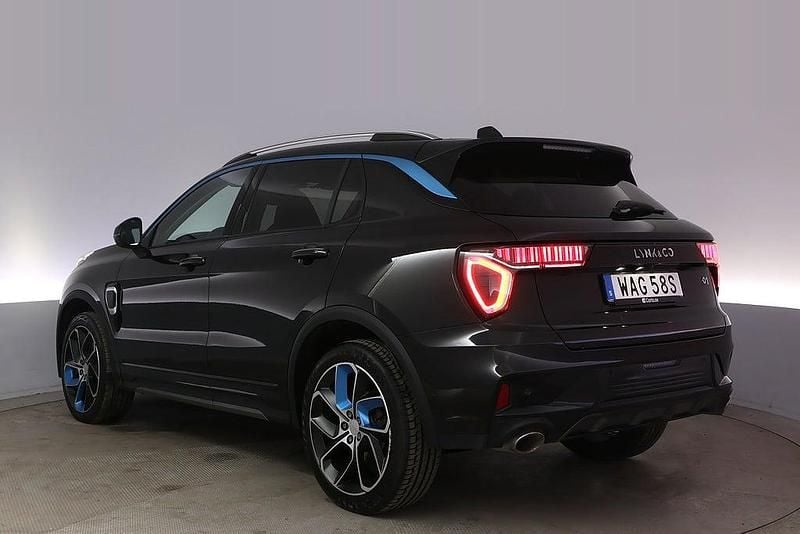 Begagnad Lynk & Co 01 261 HK (191 kW) 2022 Svart SUV