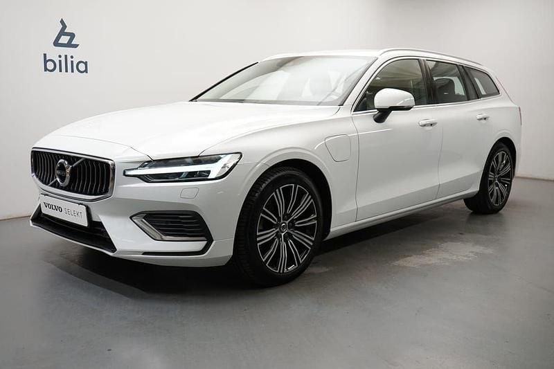 Vit Begagnad 2021 Volvo V60 Inscription Kombi | 349 900 kr (Marknadspris) - Bild 1/3