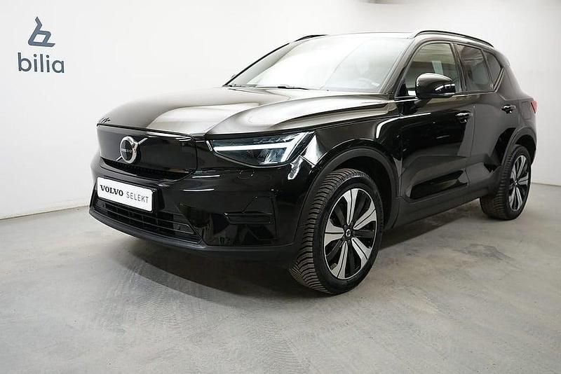 Svart Begagnad 2022 Volvo XC40 Single Motor SUV | 334 900 kr (Marknadspris) - Bild 1/3