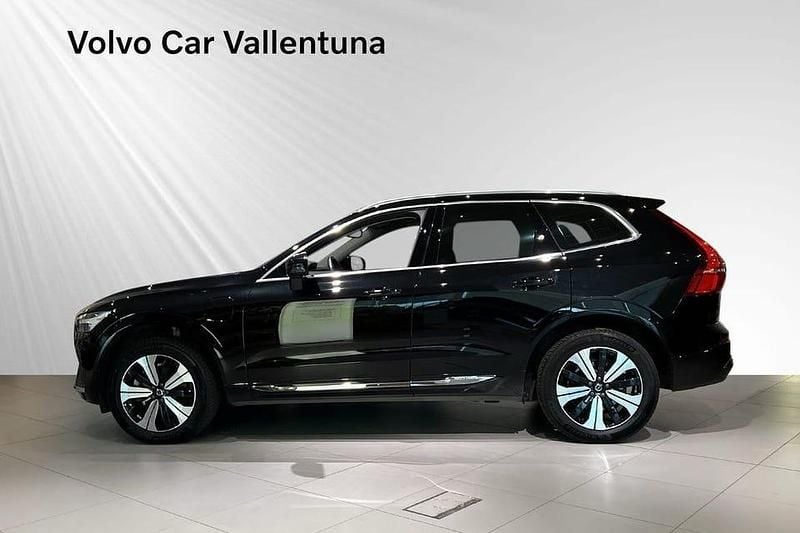 Begagnad Volvo XC60 Core 355 HK (261 kW) 2023 Svart SUV