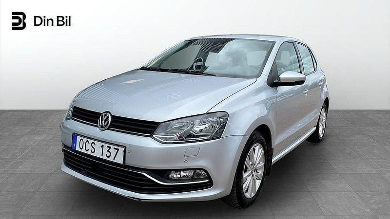 Silver (reflexsilver metallic) Begagnad 2016 VW Polo Halvkombi | 89 000 kr (Bra pris) - Bild 1/4