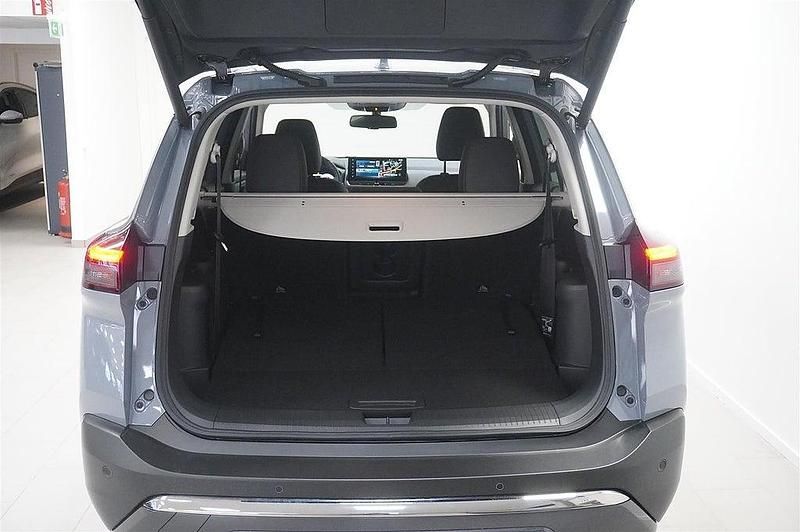 Begagnad Nissan X-Trail 158 HK (116 kW) 2024 Grå/silver SUV