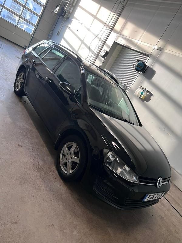 Begagnad VW Golf VII 110 HK (80 kW) 2016 Svart