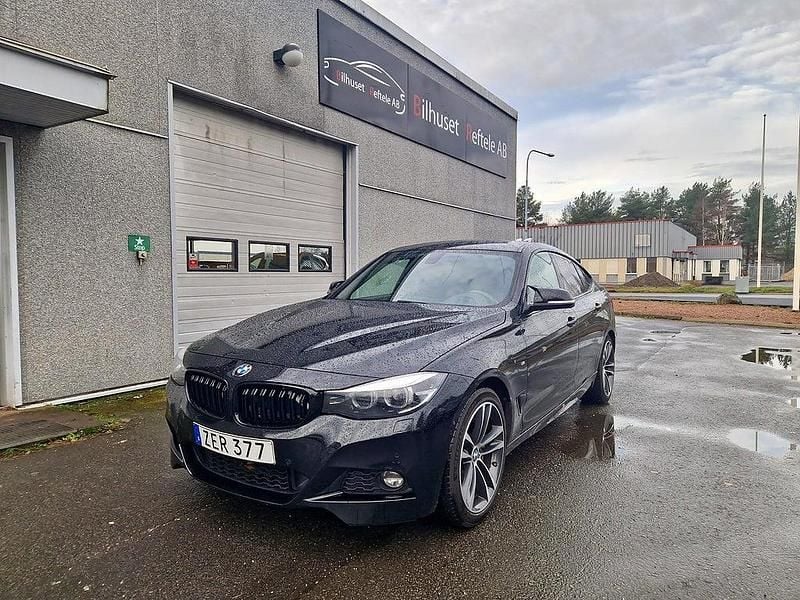 Svart Begagnad 2018 BMW 340 Gran Turismo M Sport Halvkombi | 299 000 kr - Bild 1/4