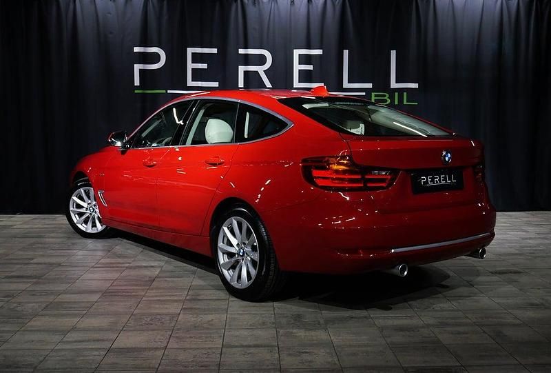 Begagnad BMW 335 Gran Turismo 306 HK (225 kW) 2014 Röd Halvkombi