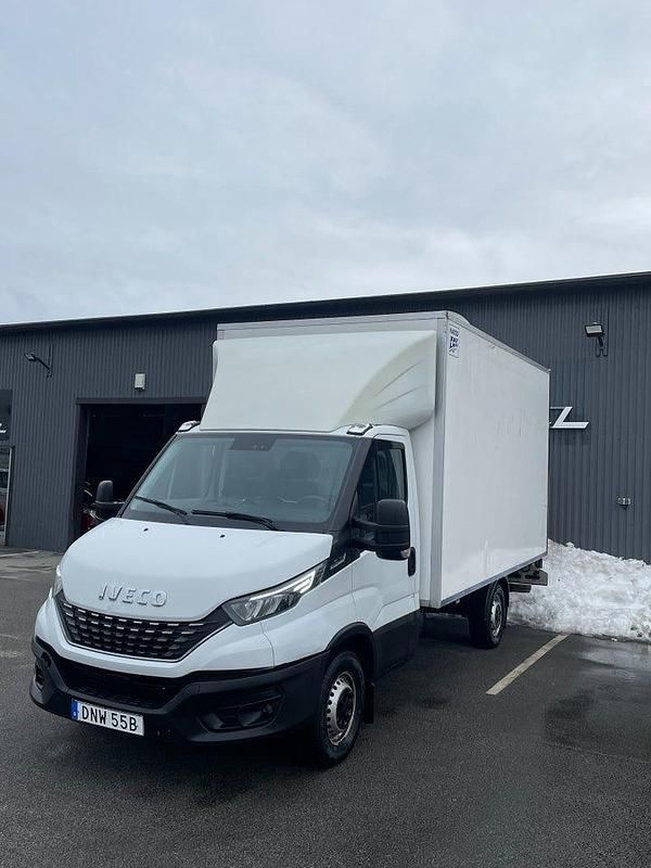 Begagnad Iveco Daily 156 HK (114 kW) 2021 Vit