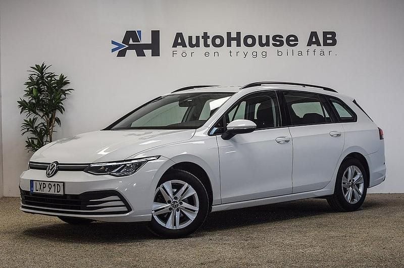 Begagnad VW Golf VIII 150 HK (110 kW) 2023 Vit Kombi