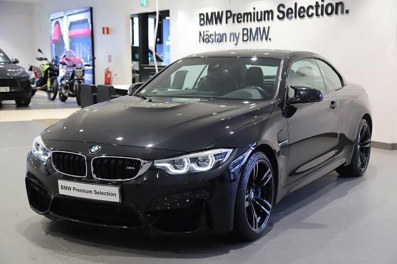 Begagnad BMW M4 Comfort Edition 437 HK (321 kW) 2018 Svart Cab