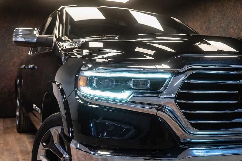 Begagnad Dodge Ram Limited 290 HK (213 kW) 2020 Svart