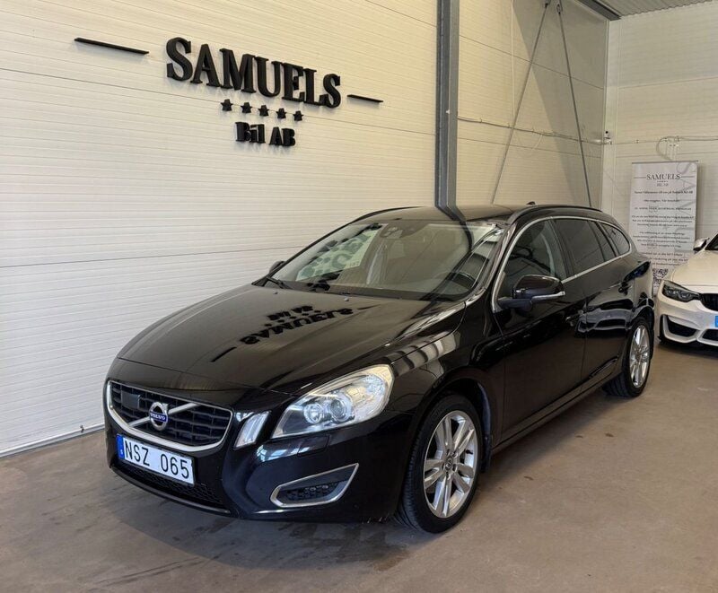 Svart Begagnad 2010 Volvo V60 Kombi | 94 900 kr (Lite dyr) - Bild 1/4