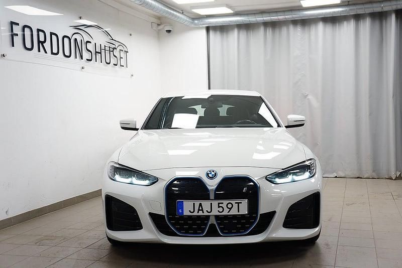 Begagnad BMW i4 M Sport 250 kW (340 HK) 2023 Vit Sedan