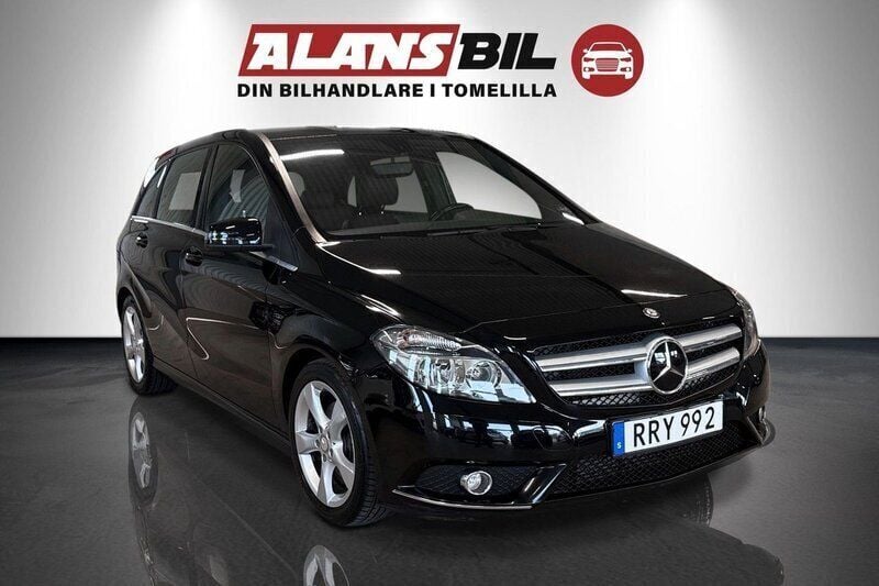 Svart Begagnad 2014 Mercedes B180 Minibuss | 124 000 kr (Bra pris) - Bild 1/4