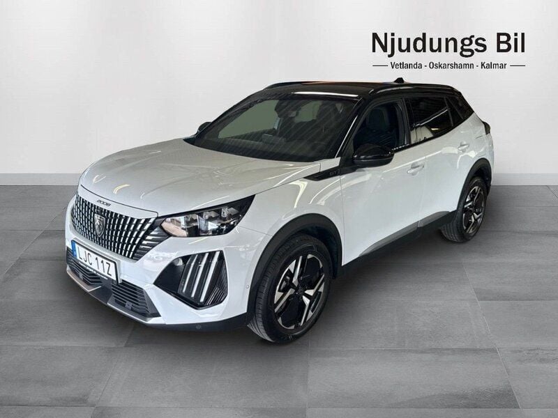 Vit Begagnad 2024 Peugeot 2008 GT SUV | 269 900 kr (Marknadspris) - Bild 1/4