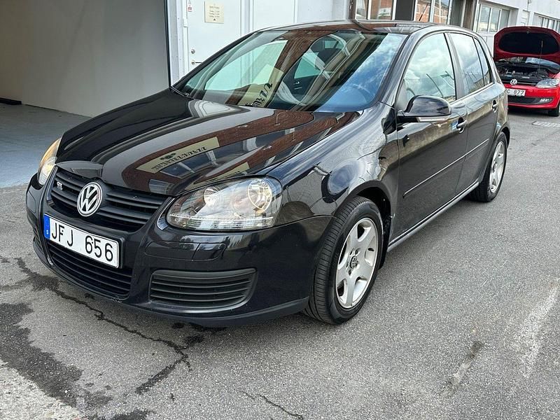 Svart Begagnad 2007 VW Golf VI Halvkombi | 39 900 kr (Marknadspris) - Bild 1/4