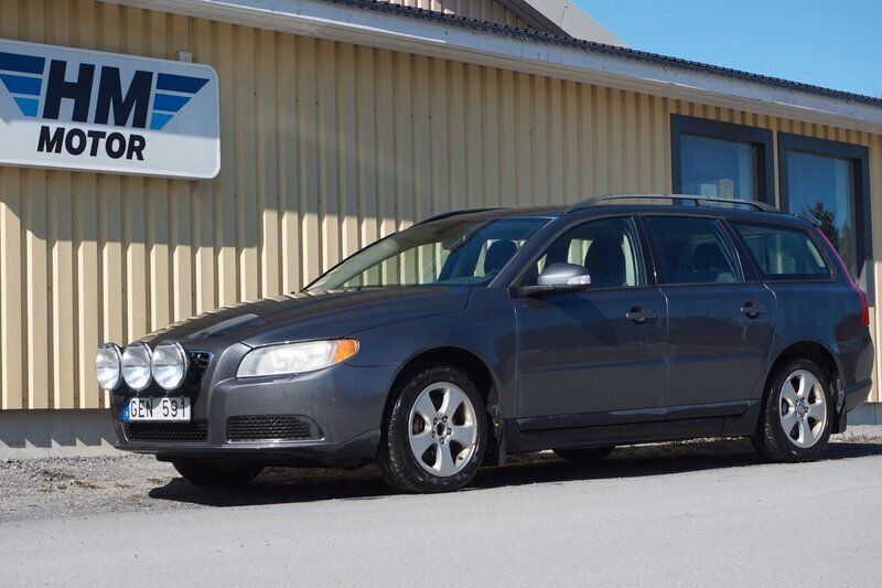 Grå Begagnad 2008 Volvo V70 Kinetic Kombi | 59 000 kr (Lite dyr) - Bild 1/4