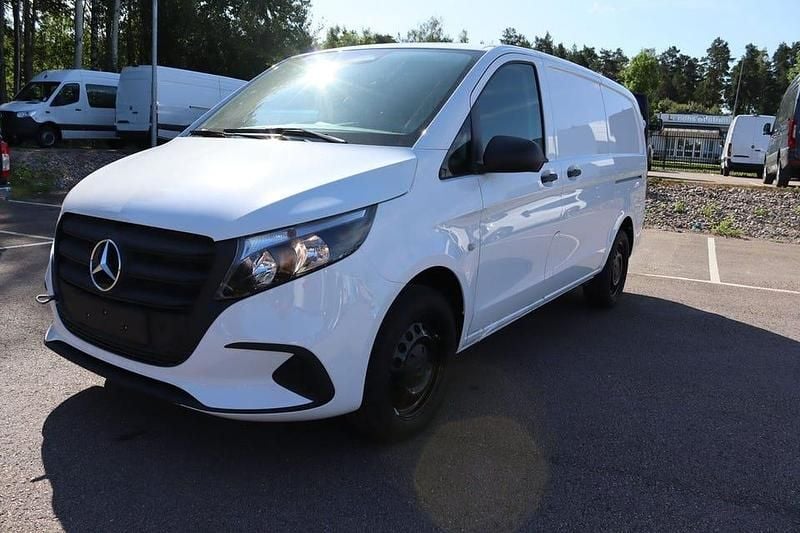 Vit Ny 2025 Mercedes Vito Van | 621 250 kr (Marknadspris) - Bild 1/4
