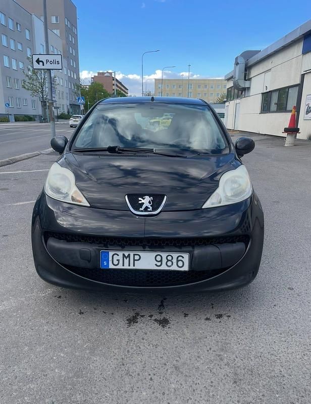 Begagnad Peugeot 107 68 HK (50 kW) 2008 Halvkombi