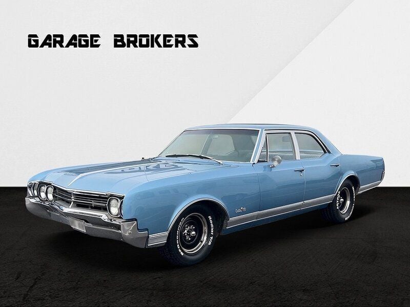Ljusblå Begagnad 1966 Oldsmobile Delta 88 Sedan | 179 000 kr - Bild 1/4