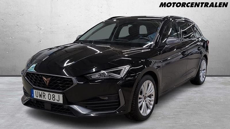 Svart Begagnad 2023 Cupra Leon Kombi | 279 000 kr (Marknadspris) - Bild 1/4
