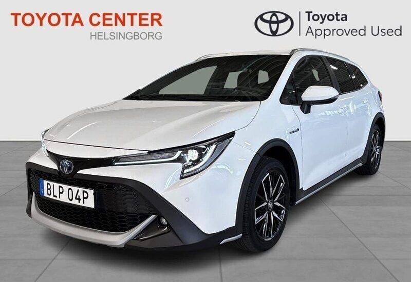 Vit Begagnad 2021 Toyota Corolla Sport SUV | 269 500 kr (Marknadspris) - Bild 1/3