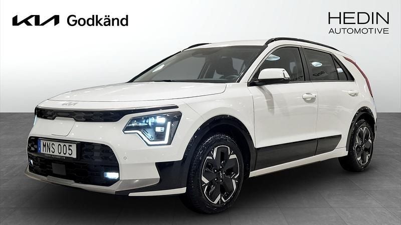 Vit Begagnad 2022 Kia Niro SUV | 299 900 kr (Marknadspris) - Bild 1/4