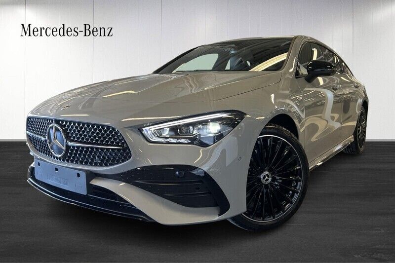 Ny 2025 Mercedes CLA250e AMG Sedan | 577 300 kr (Dyr) - Bild 1/4