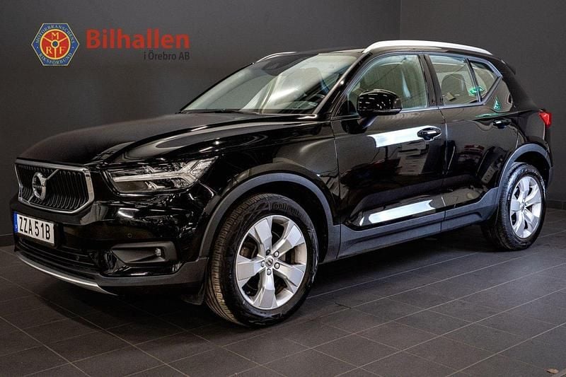 Svart Begagnad 2020 Volvo XC40 Momentum SUV | 329 900 kr (Marknadspris) - Bild 1/4