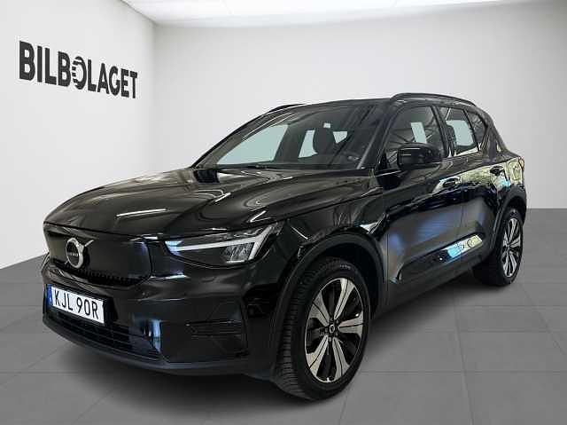 Svart Begagnad 2022 Volvo XC40 Core SUV | 344 800 kr - Bild 1/4