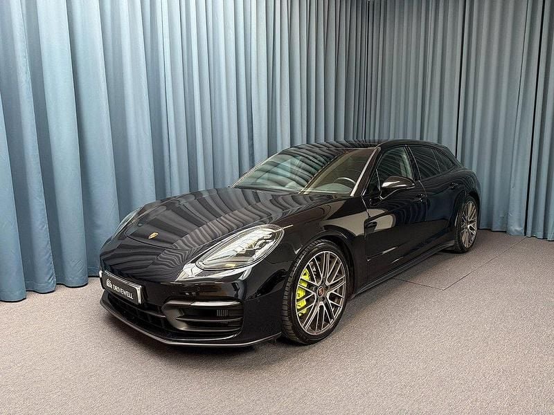 Svart Begagnad 2020 Porsche Panamera 4S Sport Turismo Sedan | 1 019 000 kr - Bild 1/4
