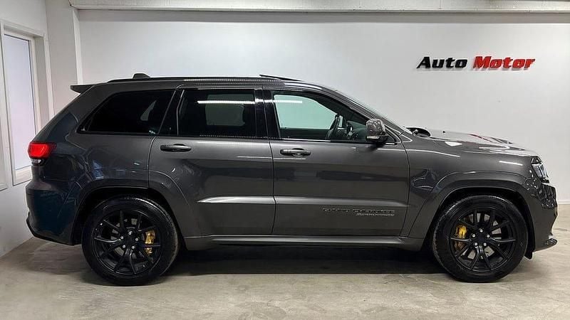 Begagnad Jeep Grand Cherokee SRT 710 HK (522 kW) 2019 Grå SUV