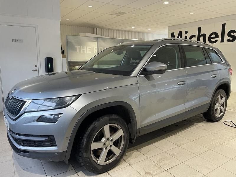 Grå Begagnad 2019 Skoda Kodiaq SUV | 299 000 kr (Marknadspris) - Bild 1/3