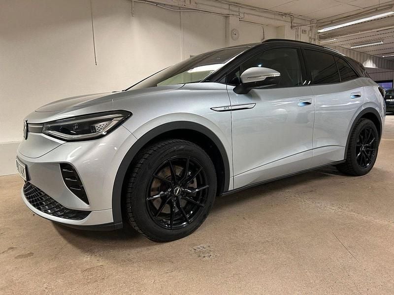 Silver (silver met) Begagnad 2021 VW ID.4 GTX SUV | 379 000 kr (Marknadspris) - Bild 1/4